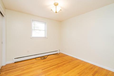 299 Forest Hls, Springfield, MA 01128 photo 25