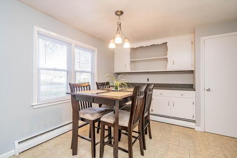 299 Forest Hls, Springfield, MA 01128 photo 14