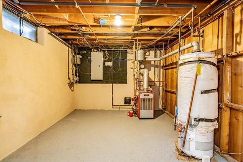 299 Forest Hls, Springfield, MA 01128 photo 34