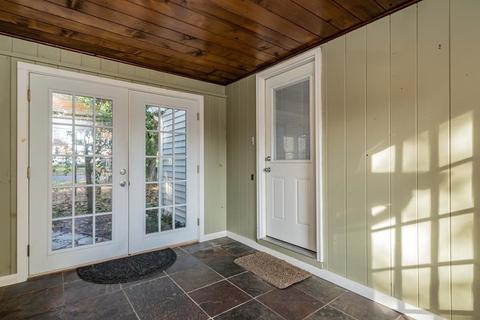 299 Forest Hls, Springfield, MA 01128 photo 10