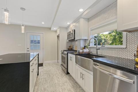 55 Bay State Rd, Reading, MA 01867 photo 8