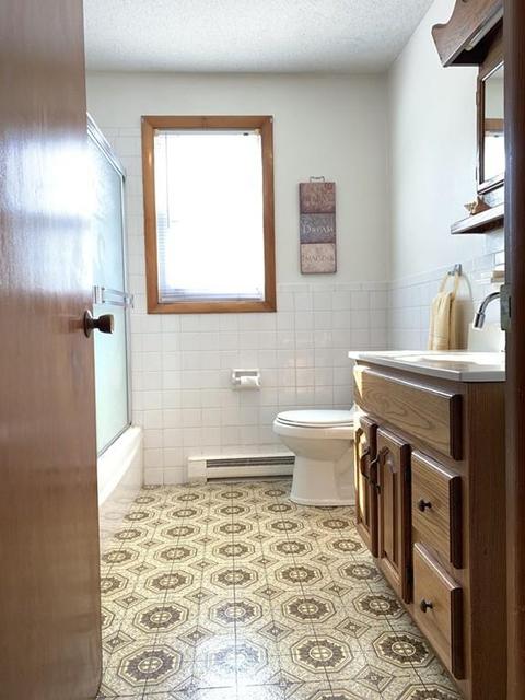 860 Meadow, Chicopee, MA 01013 photo 8