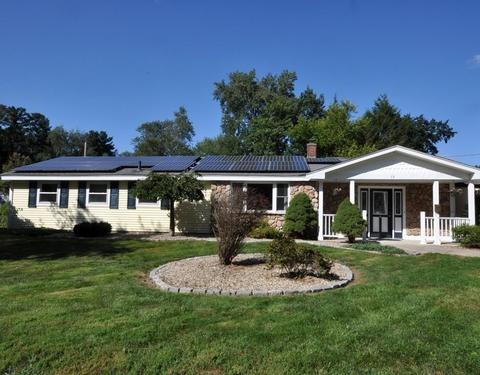 15 Charles St, Maynard, MA 01754 photo 2