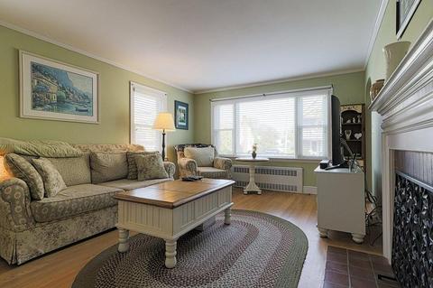 24 Devens Rd, Worcester, MA 01606 photo 3