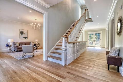 110 Cliff Rd, Wellesley, MA 02481 photo 4