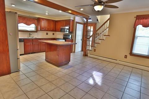 237 Milton, Fall River, MA 02720 photo 3