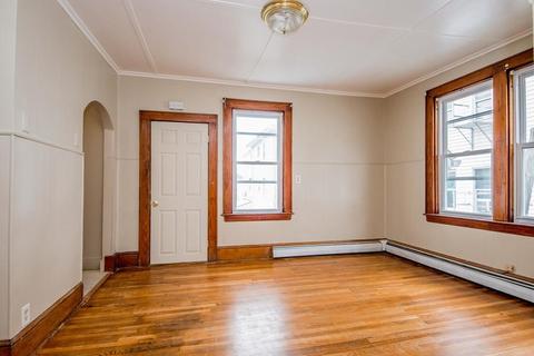 97 Canonicus St, Fall River, MA 02723 photo 4