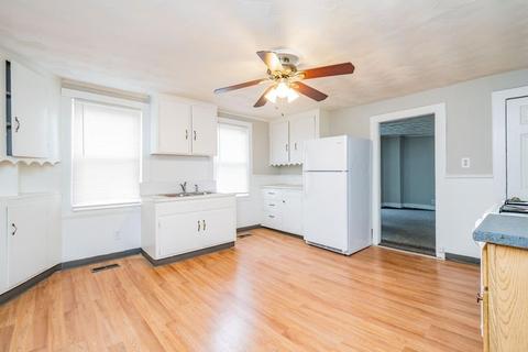 31 Pleasant St, Chicopee, MA 01013 photo 4