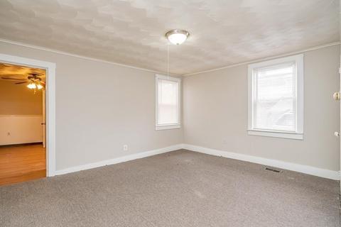 31 Pleasant St, Chicopee, MA 01013 photo 6