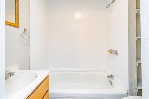 31 Pleasant St, Chicopee, MA 01013 photo 5