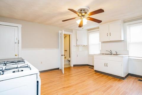 31 Pleasant St, Chicopee, MA 01013 photo 2