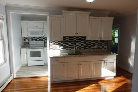 22 Decatur St, Springfield, MA 01151 photo 5