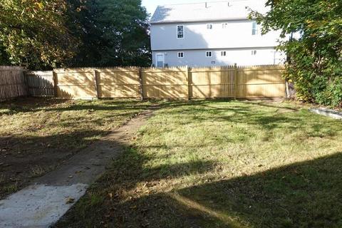 22 Decatur St, Springfield, MA 01151 photo 21