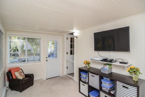 25 Governors Dr, Reading, MA 01867 photo 8