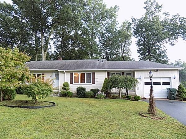 71 Hadley St Springfield Ma 01118 14 Photos Mls 72583488 Movoto