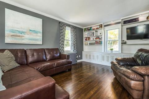 1325 Pleasant St, Worcester, MA 01602 photo 8