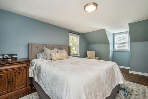 1325 Pleasant St, Worcester, MA 01602 photo 25