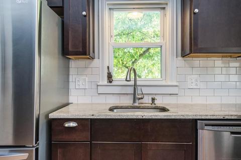 1325 Pleasant St, Worcester, MA 01602 photo 18