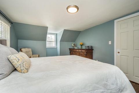 1325 Pleasant St, Worcester, MA 01602 photo 26