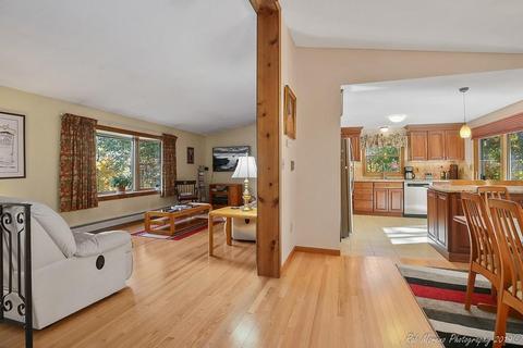 16 Howard Rd, Maynard, MA 01754 photo 9