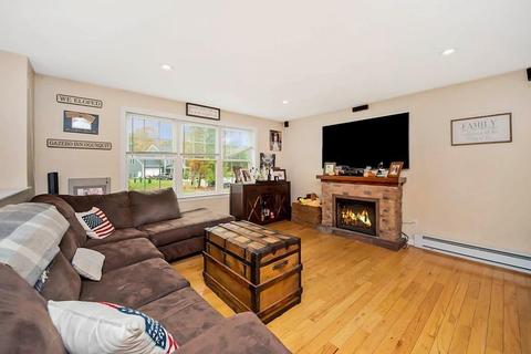 127 Pine St, Clinton, MA 01510 photo 8