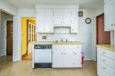 61 Denver St, Springfield, MA 01109 photo 6