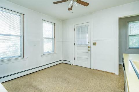 61 Denver St, Springfield, MA 01109 photo 9