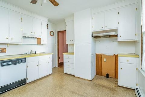 61 Denver St, Springfield, MA 01109 photo 7