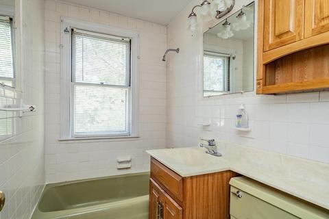 61 Denver St, Springfield, MA 01109 photo 16