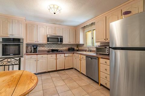 6 Morningside Dr, Beverly, MA 01915 photo 8