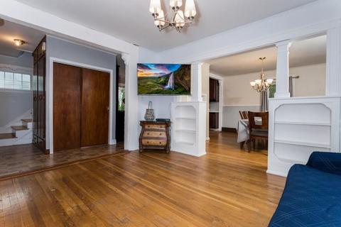 8 Stanton St, Saugus, MA 01906 photo 13