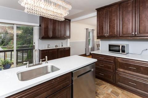 8 Stanton St, Saugus, MA 01906 photo 5