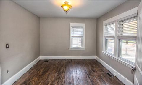 111 Upton St, Springfield, MA 01104 photo 12