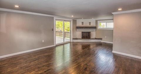 111 Upton St, Springfield, MA 01104 photo 9