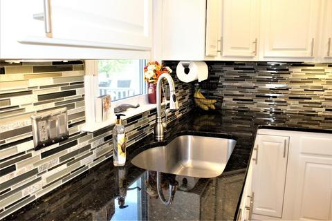 7 Thomas Dr, Franklin, MA 02038 photo 7