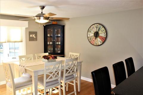 7 Thomas Dr, Franklin, MA 02038 photo 9