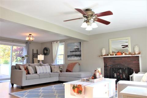 7 Thomas Dr, Franklin, MA 02038 photo 5
