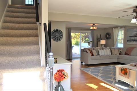 7 Thomas Dr, Franklin, MA 02038 photo 4