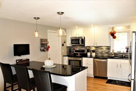 7 Thomas Dr, Franklin, MA 02038 photo 6