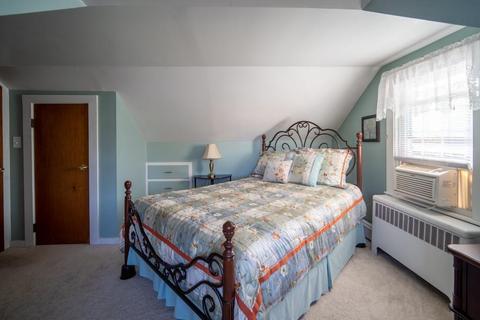 357 Roosevelt Ave, Springfield, MA 01118 photo 18