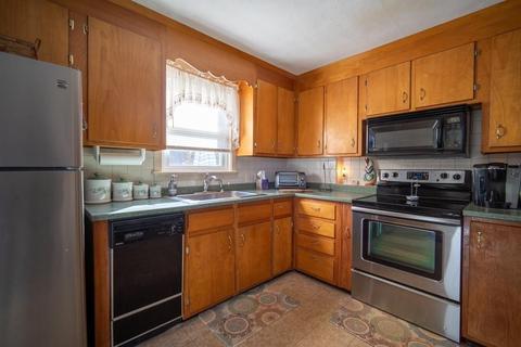 357 Roosevelt Ave, Springfield, MA 01118 photo 12