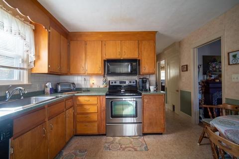 357 Roosevelt Ave, Springfield, MA 01118 photo 11