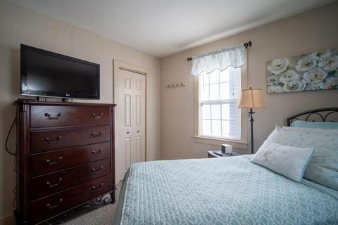 357 Roosevelt Ave, Springfield, MA 01118 photo 15