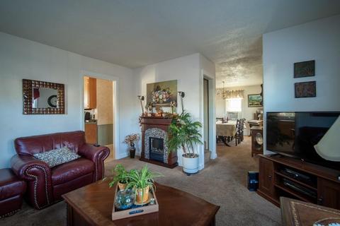 357 Roosevelt Ave, Springfield, MA 01118 photo 9