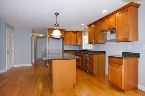 2 Walnut St, Hudson, MA 01749 photo 6