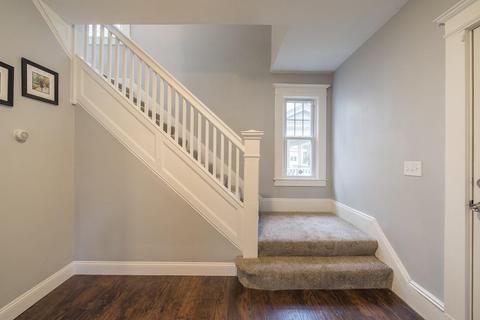32 Dresden St, Springfield, MA 01109 photo 3