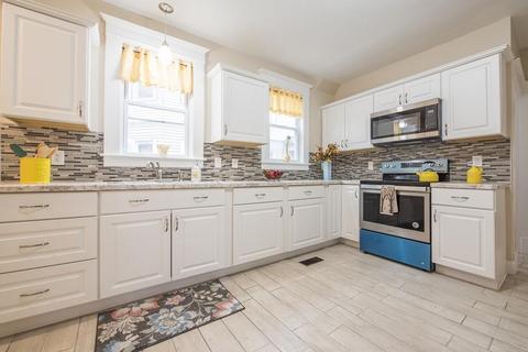 32 Dresden St, Springfield, MA 01109 photo 1