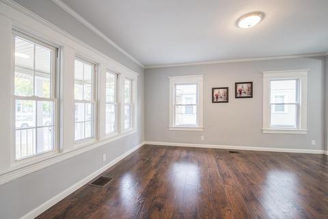 32 Dresden St, Springfield, MA 01109 photo 5