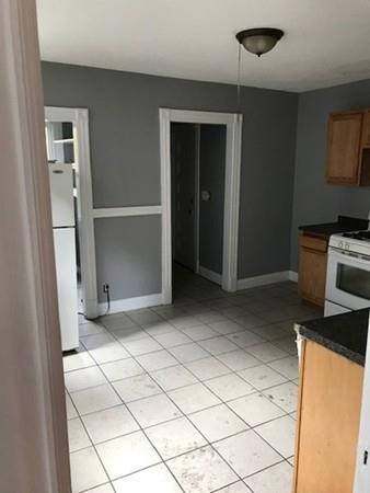 164 Northampton Ave, Springfield, MA 01109 photo 5