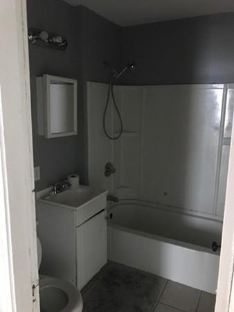 164 Northampton Ave, Springfield, MA 01109 photo 9